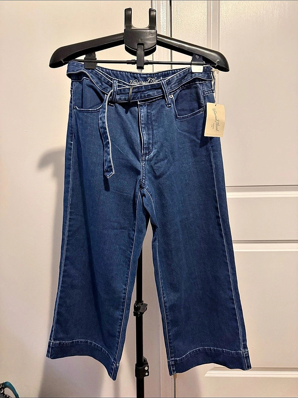 Universal Threads High Rise Wide Leg Crop Wide Leg Crop Jeans in Blue Size 8/29